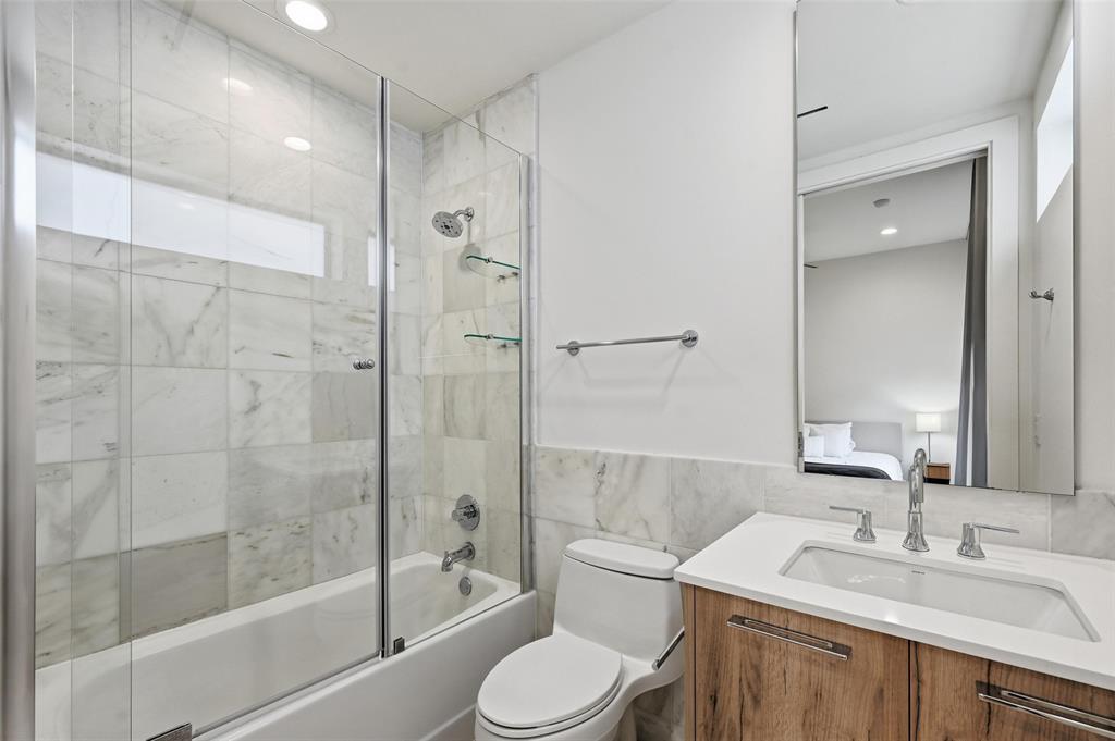 3923 Cole Ave Condos - Residential