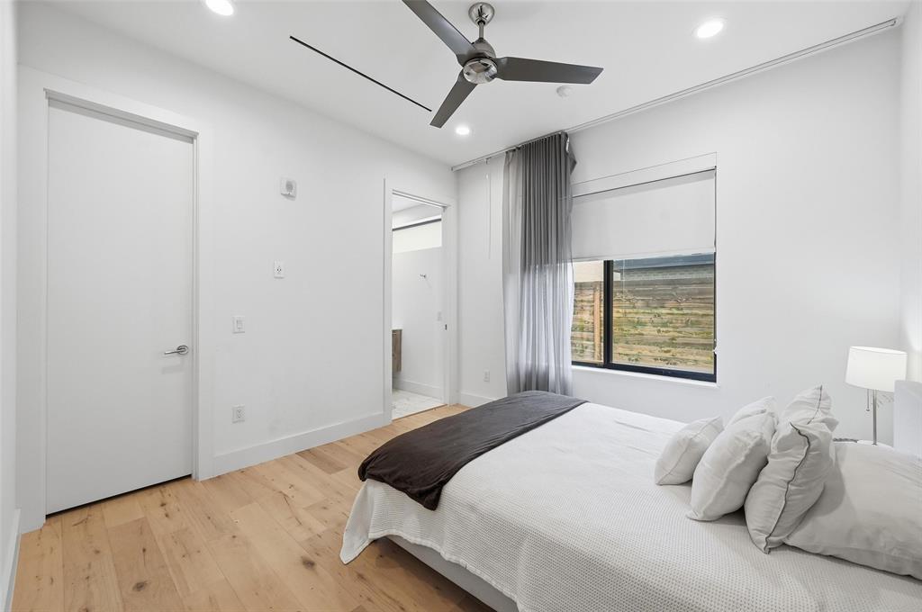 3923 Cole Ave Condos - Residential