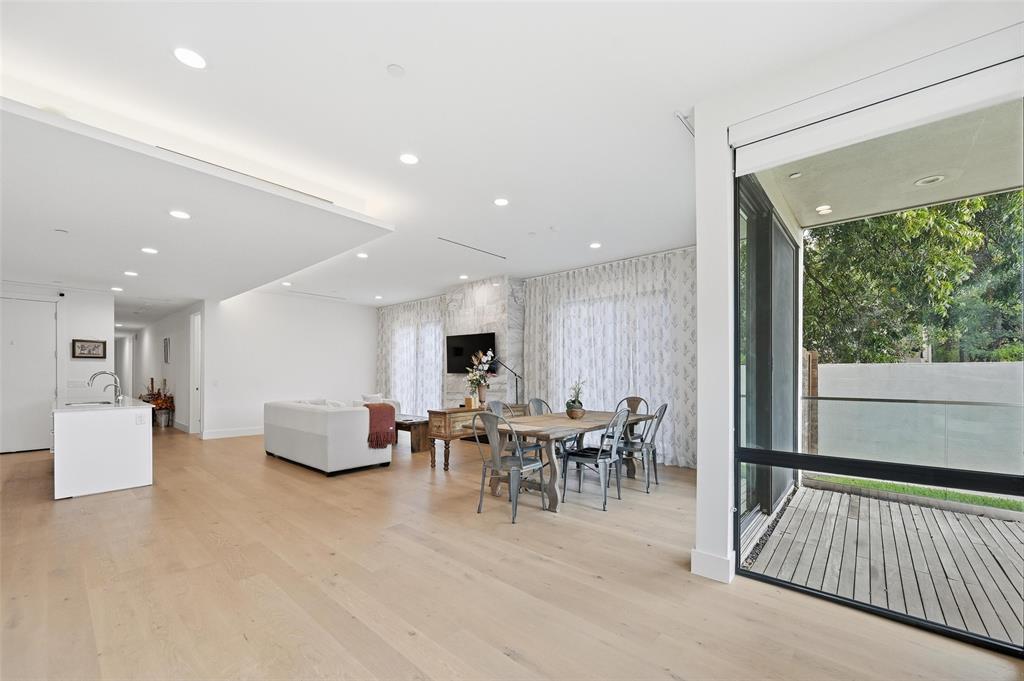 3923 Cole Ave Condos - Residential