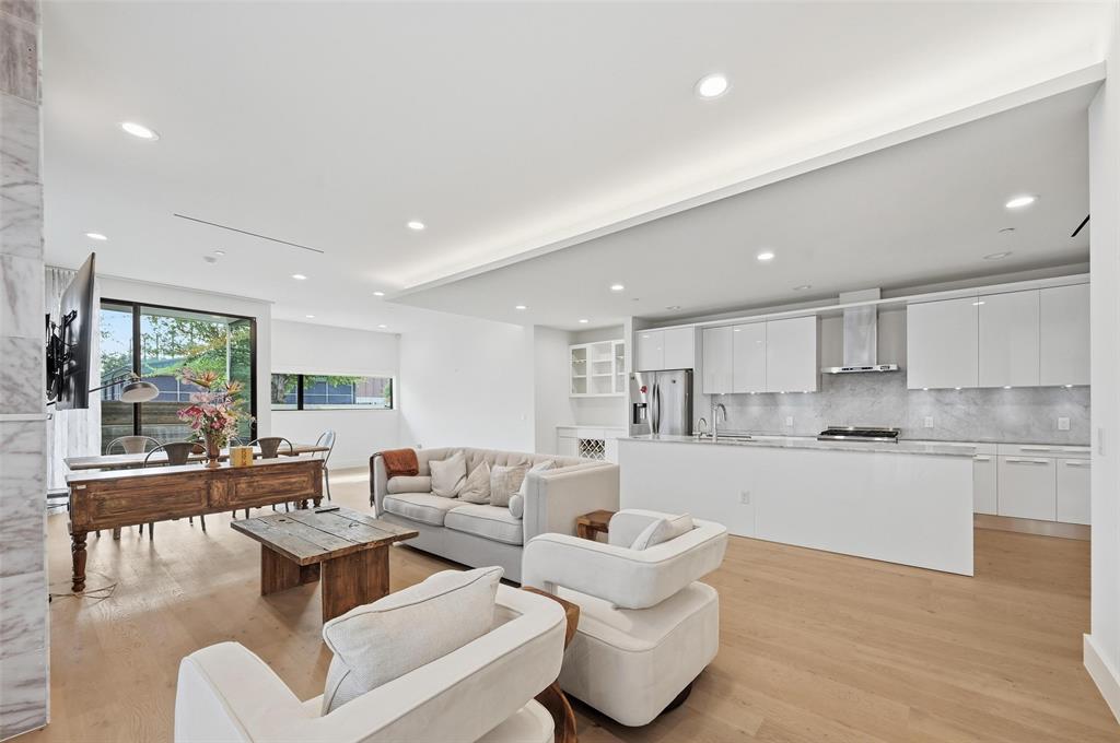 3923 Cole Avenue 101