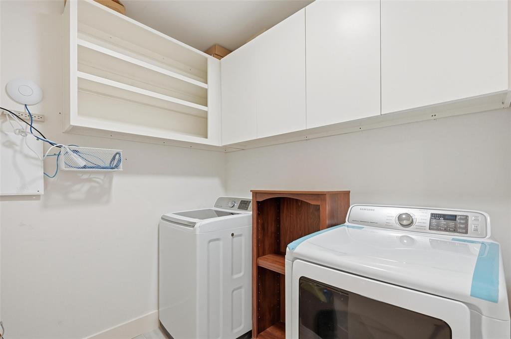 3923 Cole Ave Condos - Residential