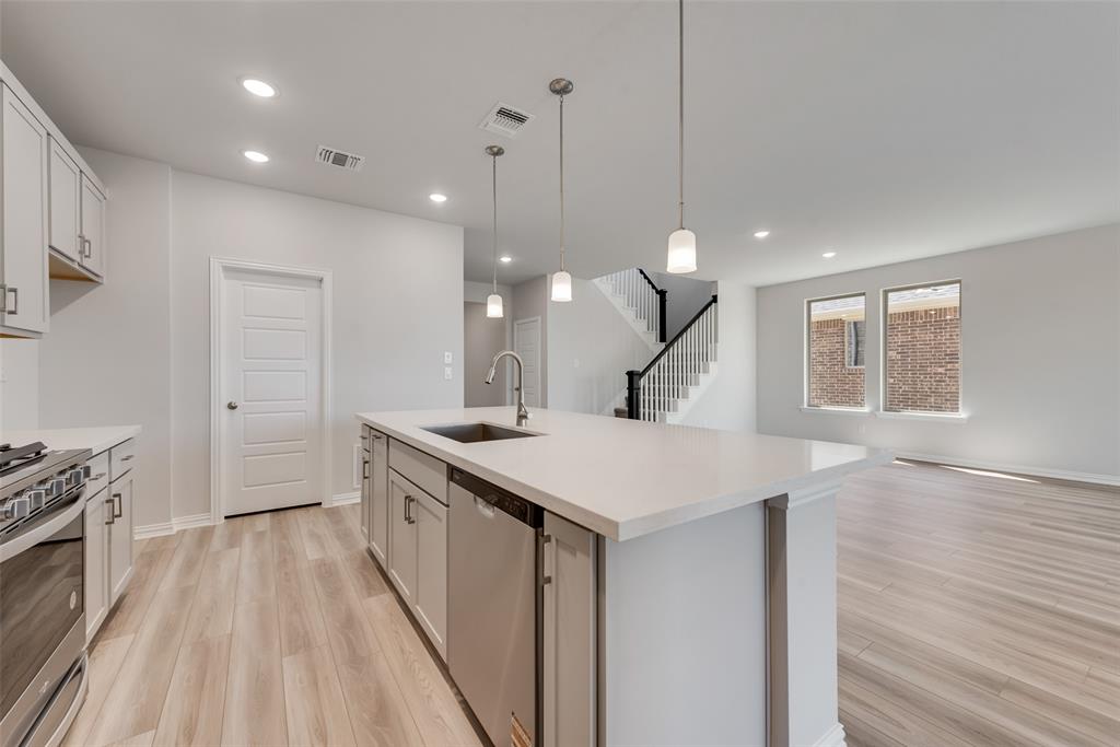 221 Hatherley Street