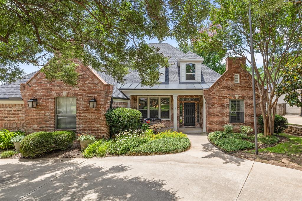 2301 Brookcrest Lane