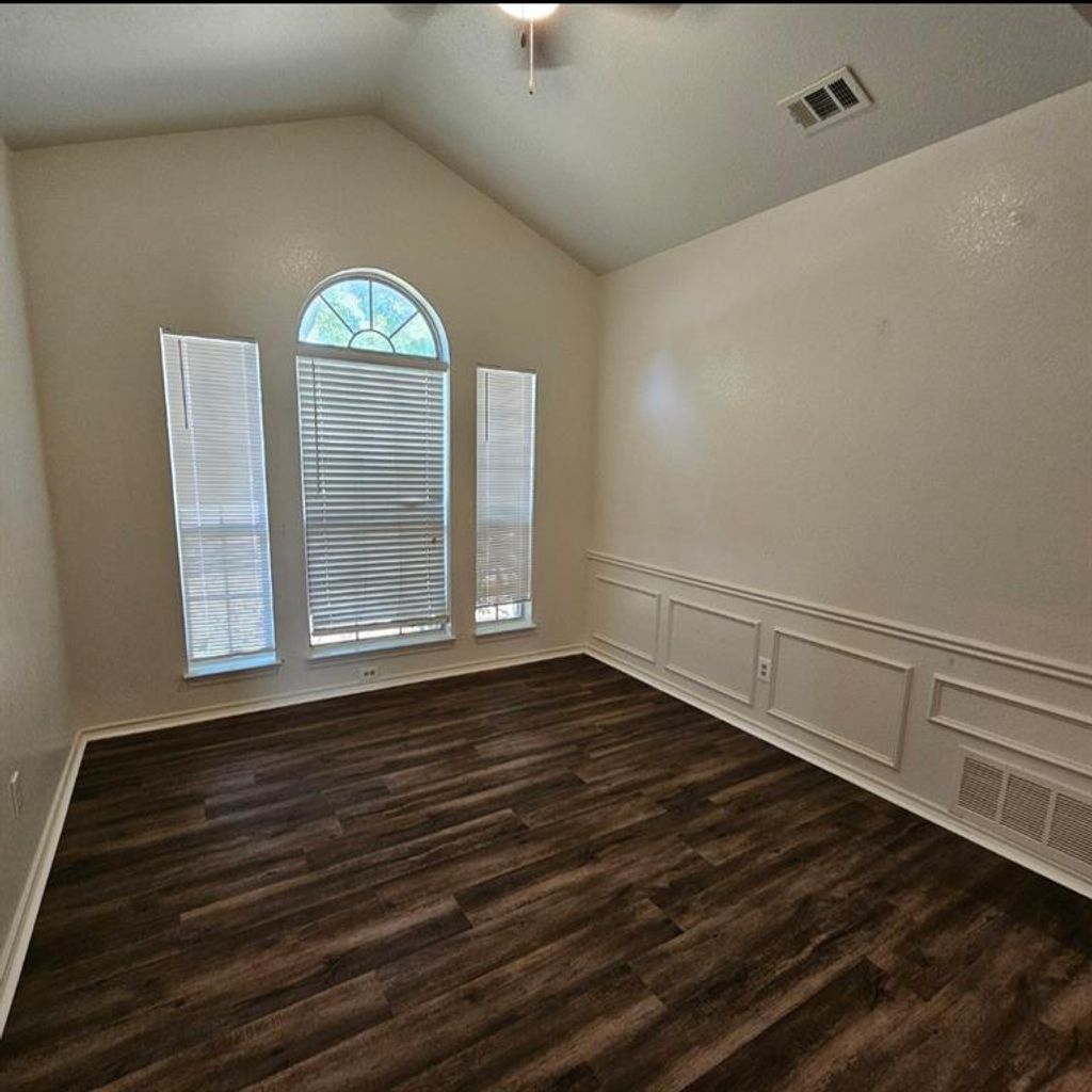 Photo of 1600 Wesley Drive, Mesquite, TX 75149 (MLS # 21099640)