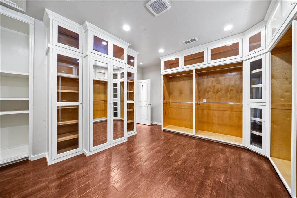 Emerald Sound At Lake Lewisvil - Residential