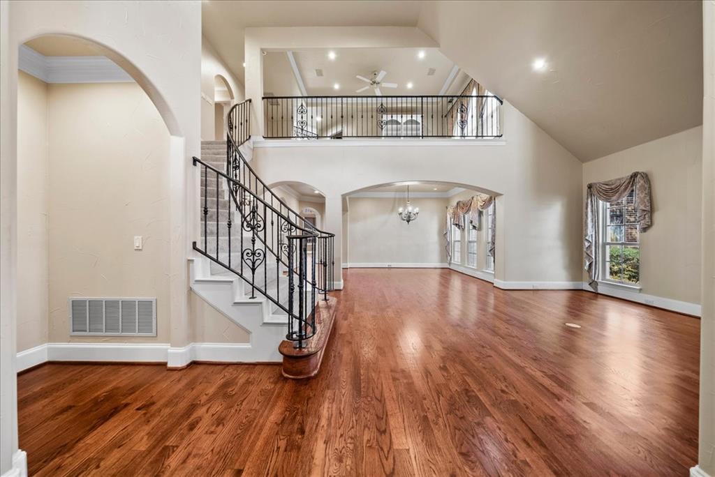 Emerald Sound At Lake Lewisvil - Residential