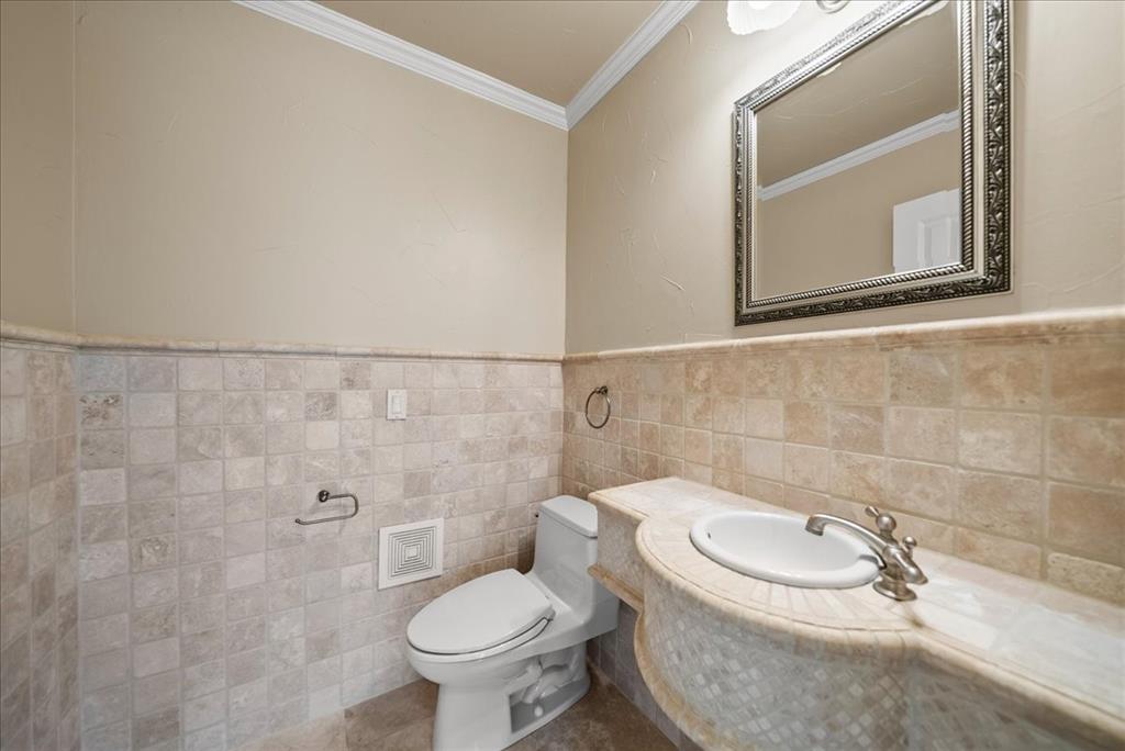 Emerald Sound At Lake Lewisvil - Residential