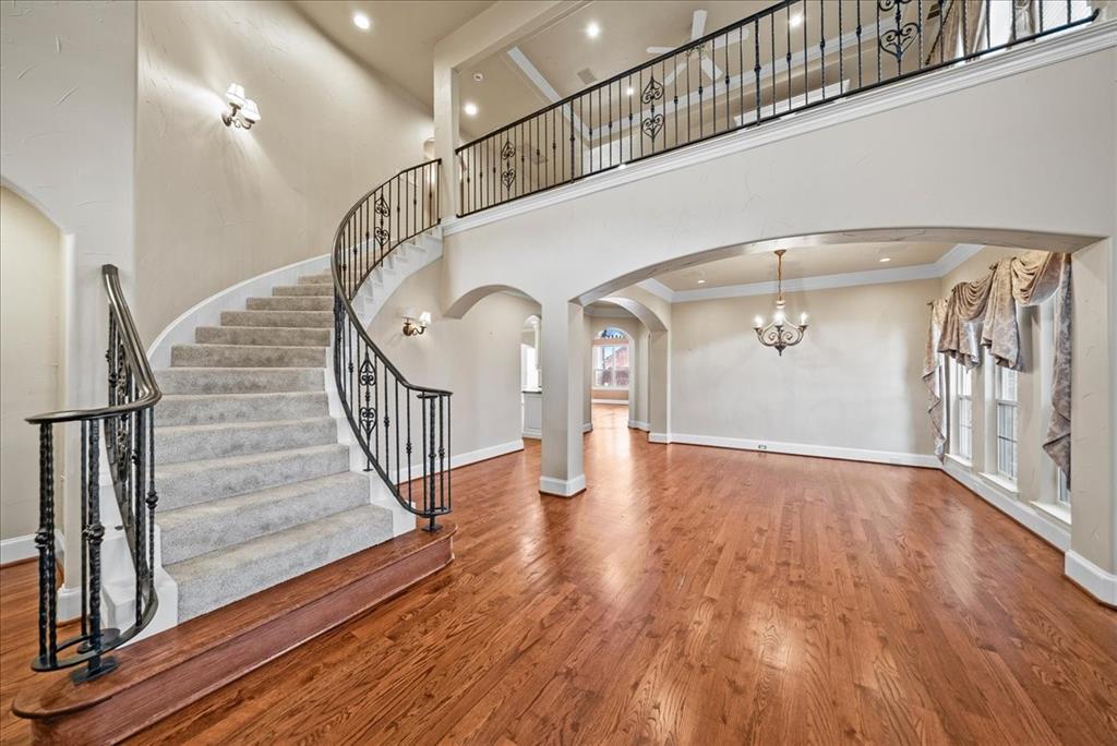 Emerald Sound At Lake Lewisvil - Residential