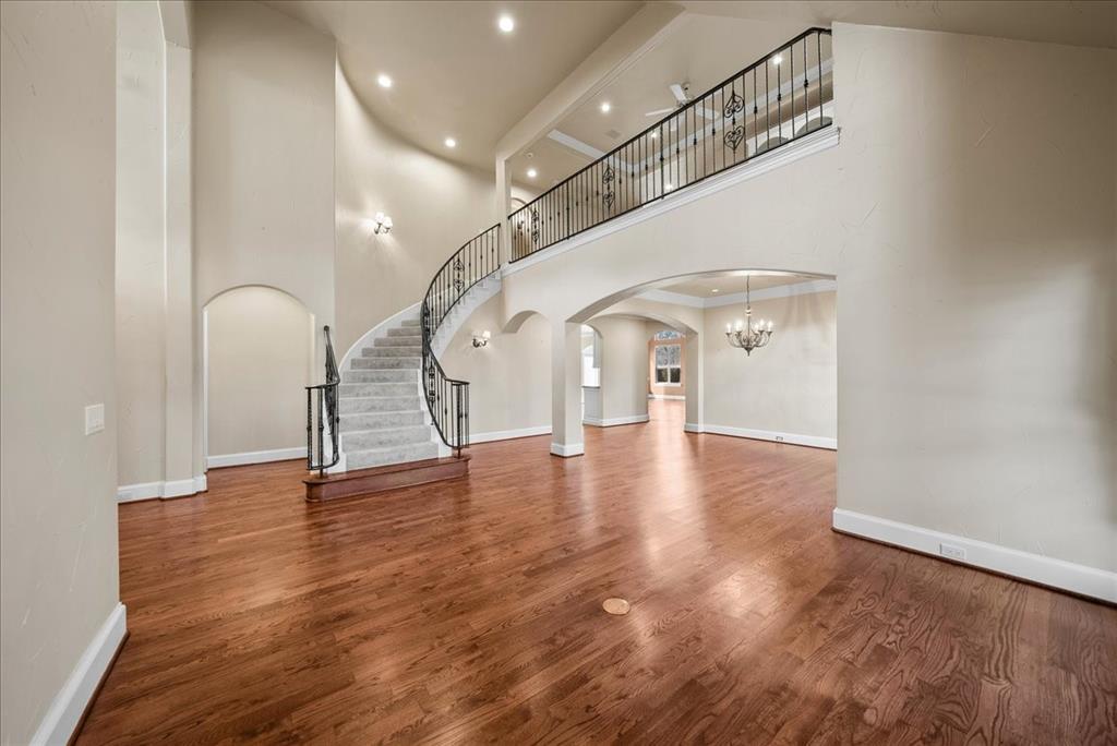 Emerald Sound At Lake Lewisvil - Residential