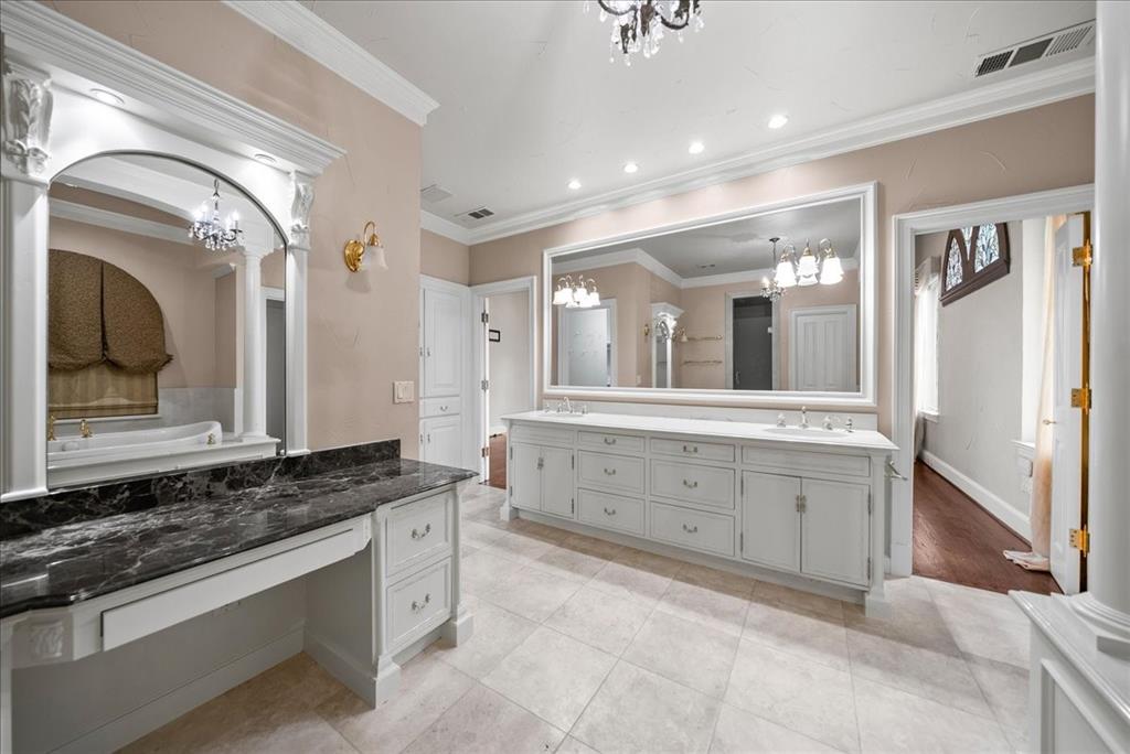 Emerald Sound At Lake Lewisvil - Residential