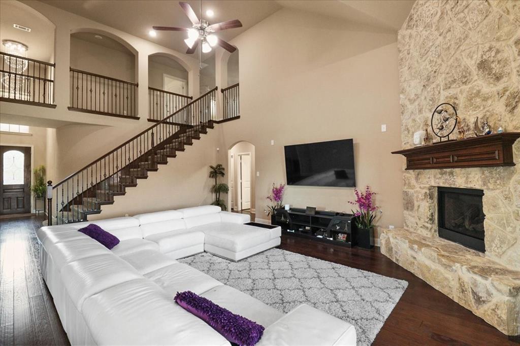 5225 Edgebrook Way
