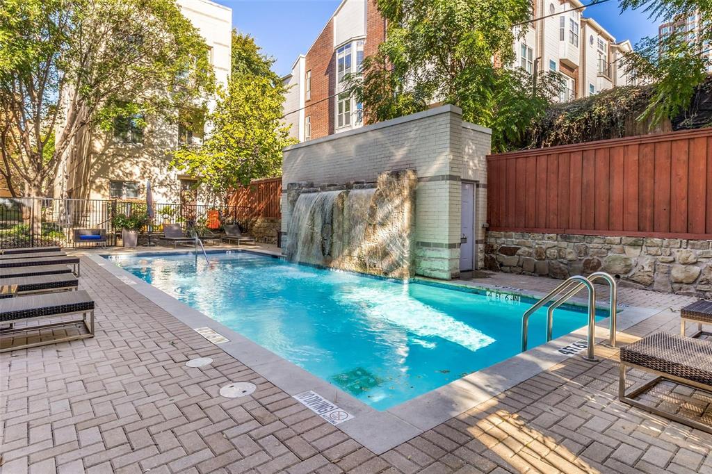 Vine Condo - Residential