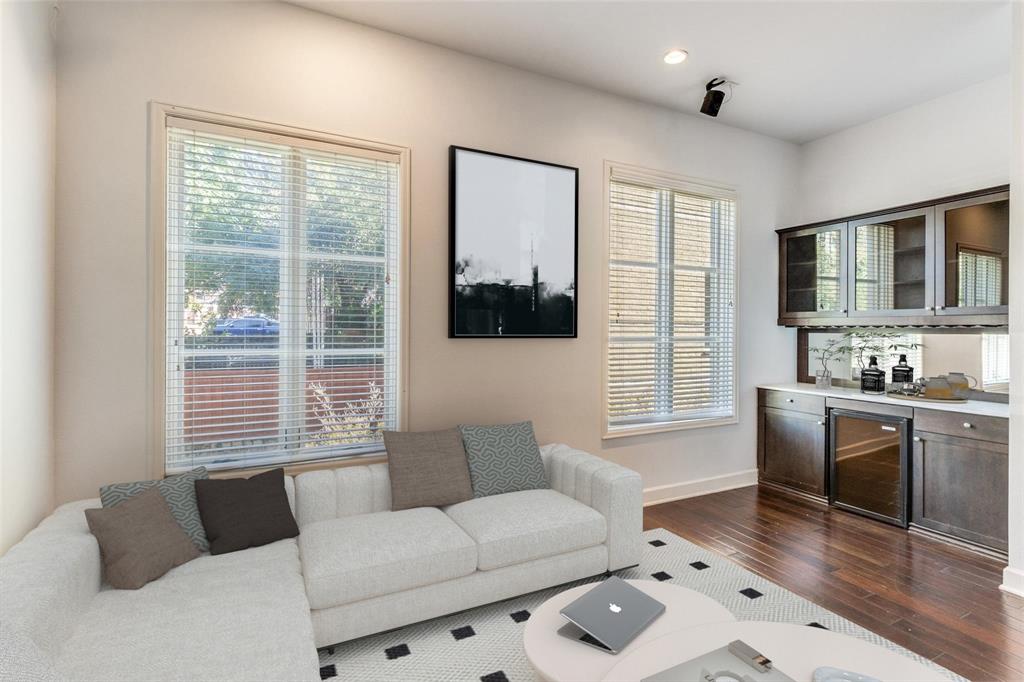 3210 Carlisle Street 37