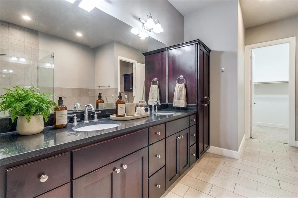 Vine Condo - Residential