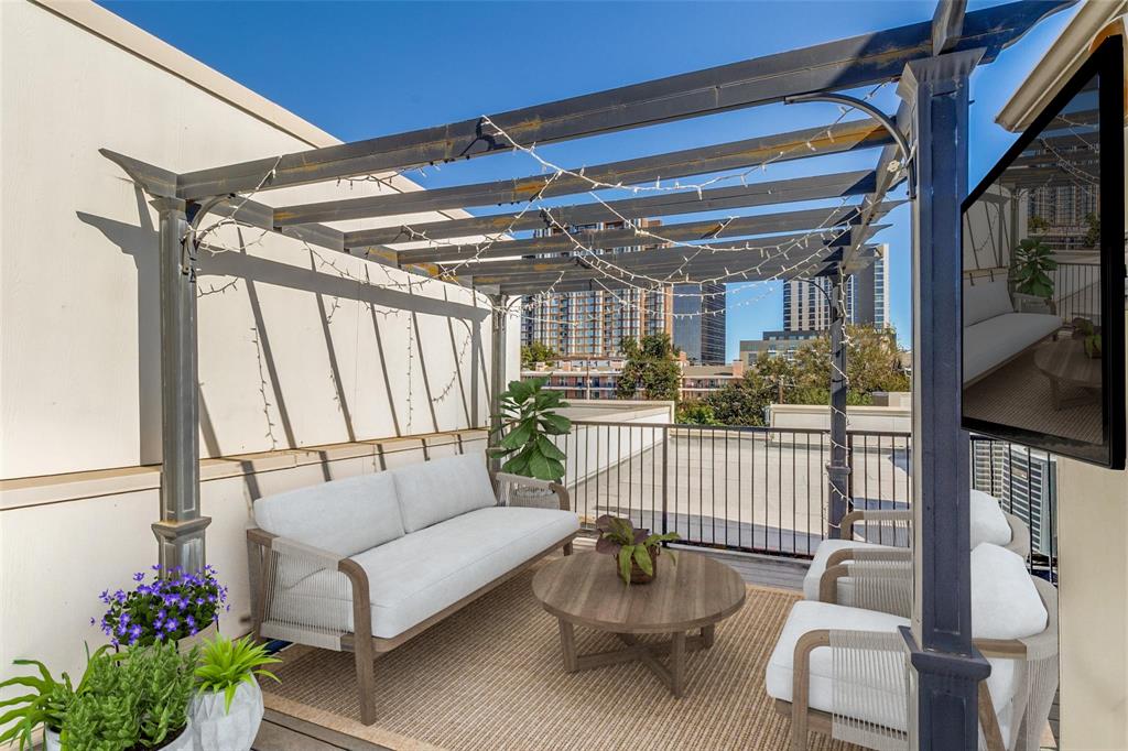 Vine Condo - Residential