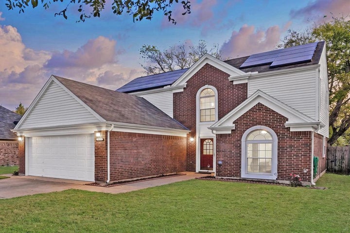 Photo 1 of 40 — 6716 Lyndale Drive, Watauga, TX 76148