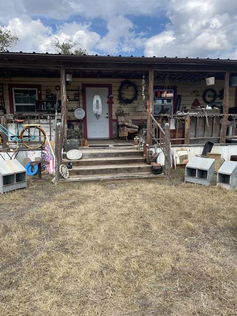 802 W Hall Street Bangs TX 76823