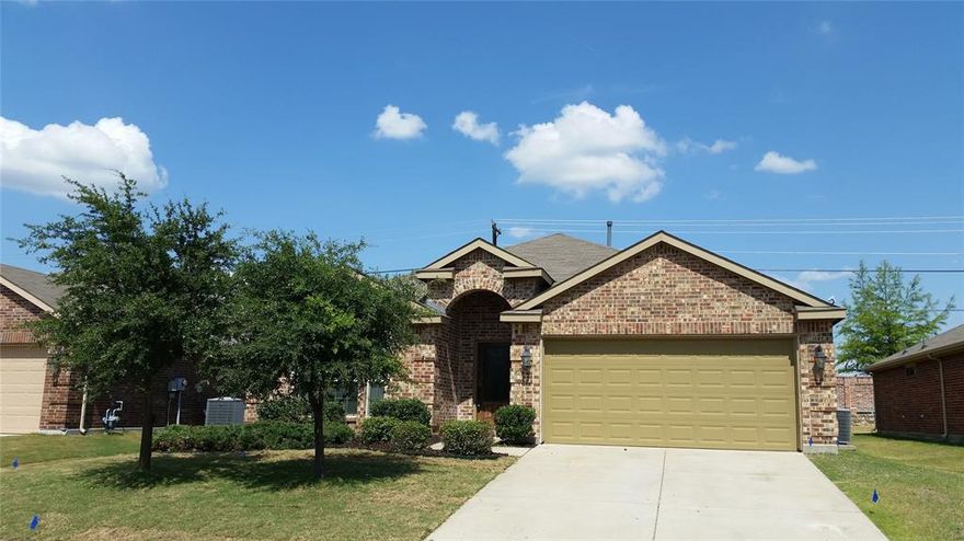 BEAUTIFUL, WELL MAINTAINED home with an awesome layout in highly desirable Melissa ISD.  Chef's delight large kitchen with upgraded appliances, gas stove with 5 burners, large island, abundant cabinets and counter top space. Open floor plan with kitchen open to the breakfast area & family room. Large, private master suite separate from secondary bedrooms. Master bedroom has large walk in closet & master bath has dual sinks in vanity, separate shower & garden tub.  Spacious secondary bedrooms are split from master bedroom with ceiling fans in all bedrooms. Second living room off entry could also be used as study, kid's play room or formal dining room. Private backyard, great for entertaining, with brick fence along the back & extended patio. Recent new updated luxury vinyl plank flooring in living room and all bedrooms. Great location w easy access to 121.