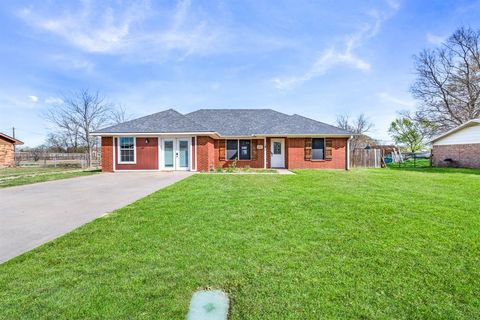 Photo of 903 Amy Way, Bonham, TX 75418 (MLS # 21219991)