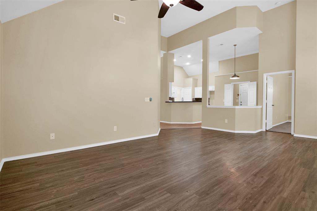 5204 Quail Creek Drive