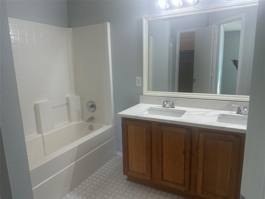 Meadowcreek Estates Ph IV - Residential Lease