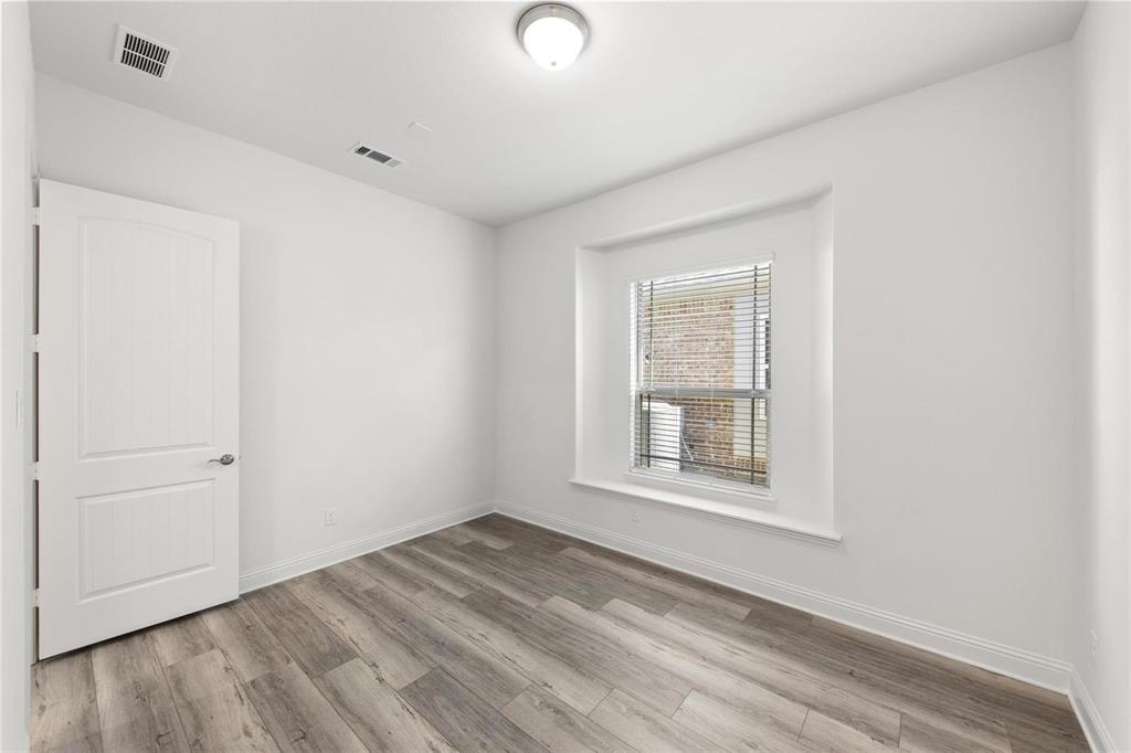 2406 Colonial Lane