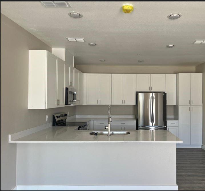 RICHLANDS PLAZA - Residential Lease