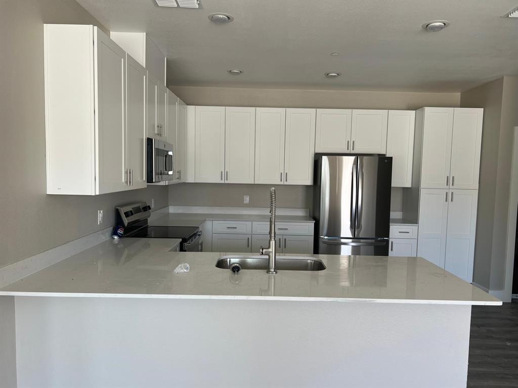 RICHLANDS PLAZA - Residential Lease