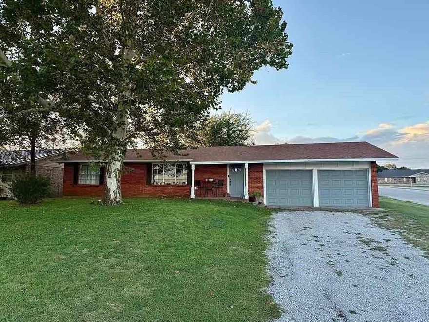 Charming 3-bed, 1.5-bath home in Bowie, TX! Updated interior with new AC, nestled on a spacious corner lot. Enjoy a large front and back yard, perfect for outdoor living. Relax on the welcoming front porch in a quiet neighborhood. 1,328 sq ft of cozy, move-in ready space—don’t miss this gem!