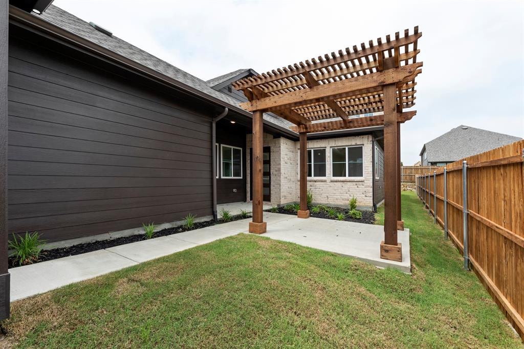 1704 Meadow Crest Drive