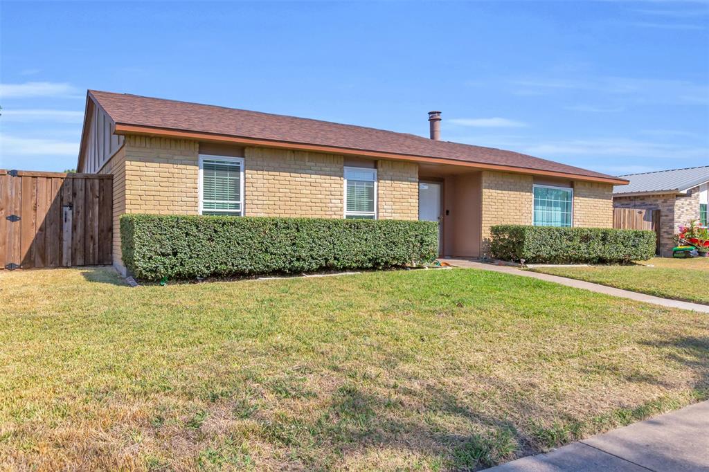 2106 Clark Trail