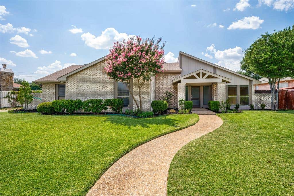 Photo of 2005 Stain Glass Drive, Plano, TX 75075 (MLS # 21339512)