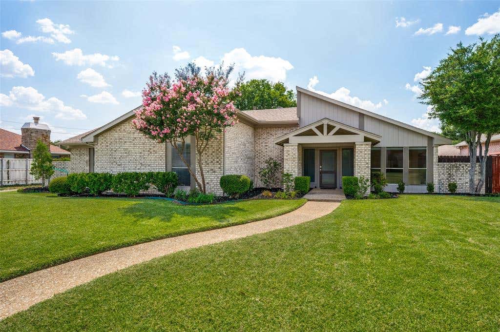 Photo of 2005 Stain Glass Drive, Plano, TX 75075 (MLS # 21339512)