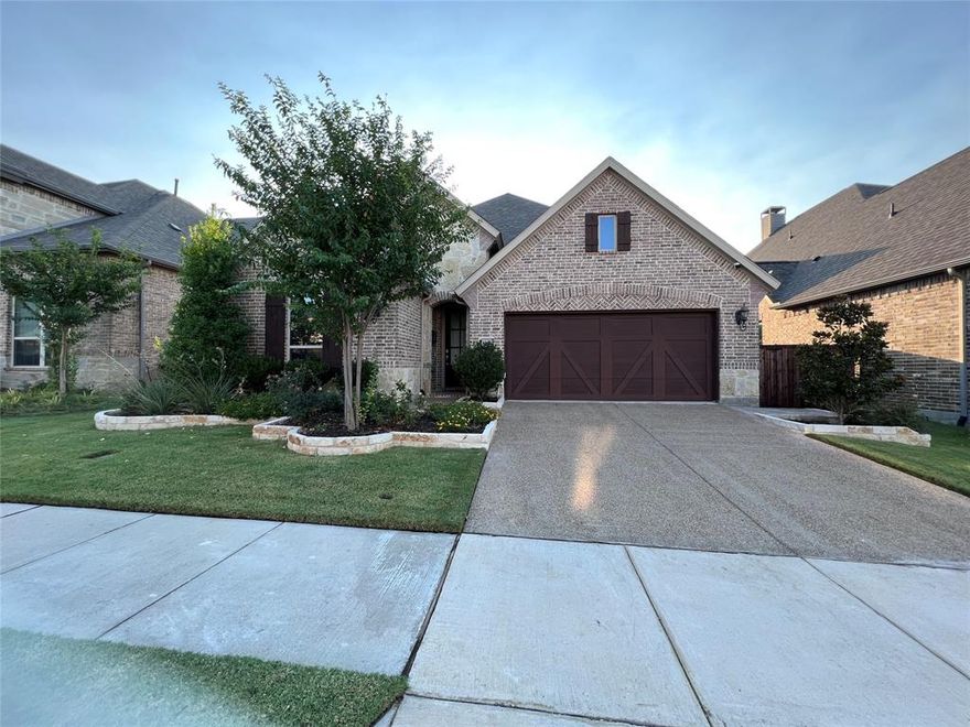 4 Bed 3 bath one story home with 3 tandem car garage located in castle hills with reputed schools. Open floor plan with granite countertops wood flooring, gas cooktop and formal dining. Nice backyard with covered patio and sitting area for entertaining. Ready to move in.