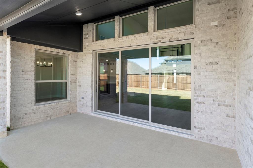 Valencia On The Lake - Residential