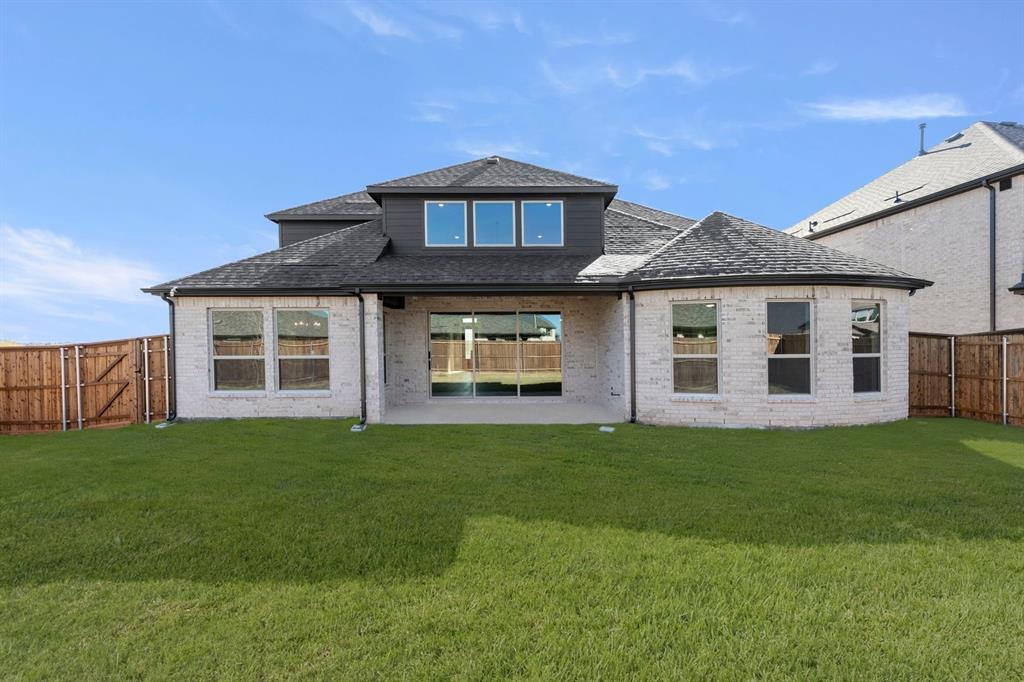 Valencia On The Lake - Residential