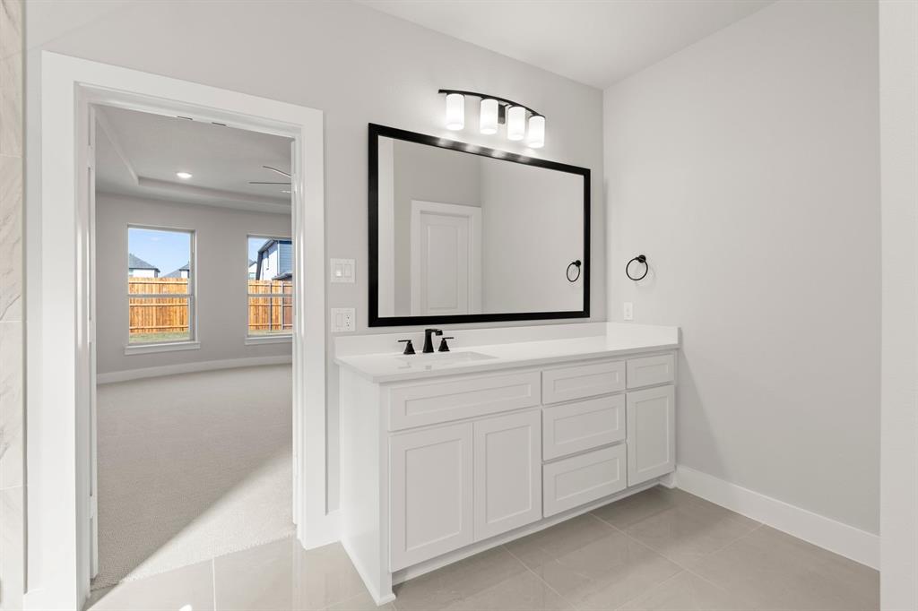 Valencia On The Lake - Residential