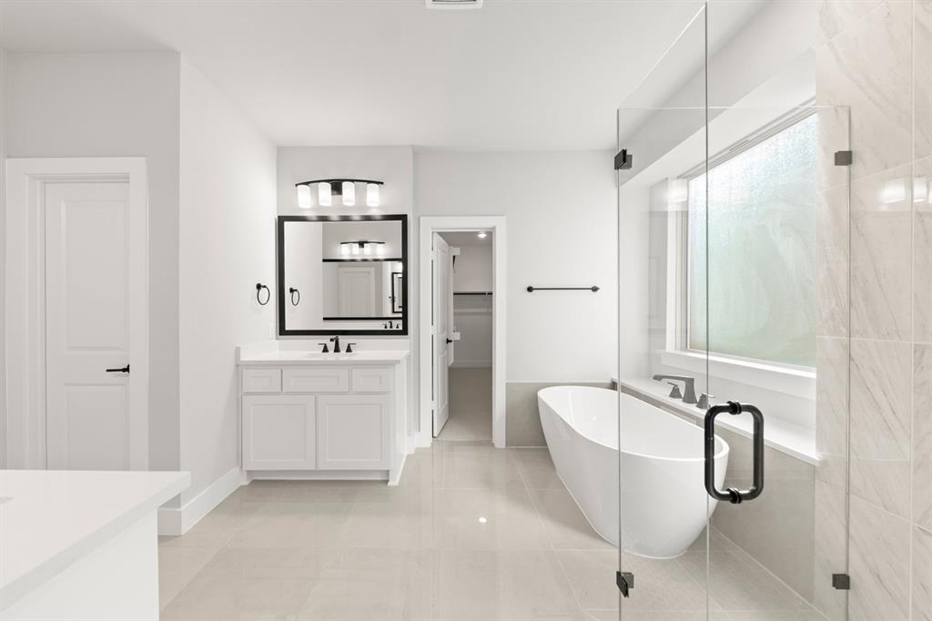 Valencia On The Lake - Residential