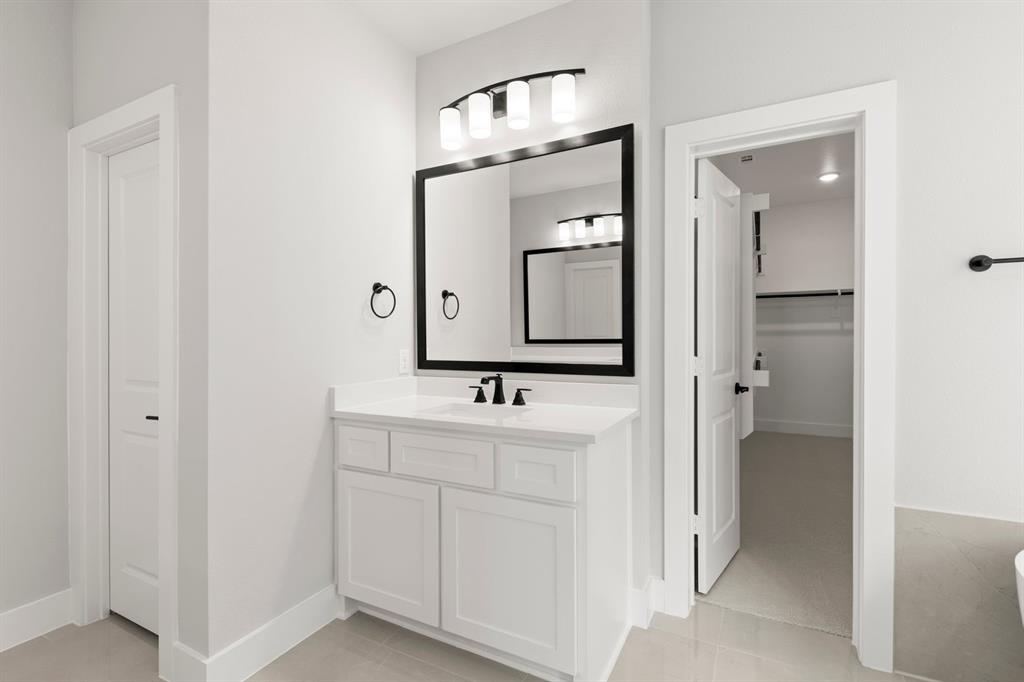 Valencia On The Lake - Residential