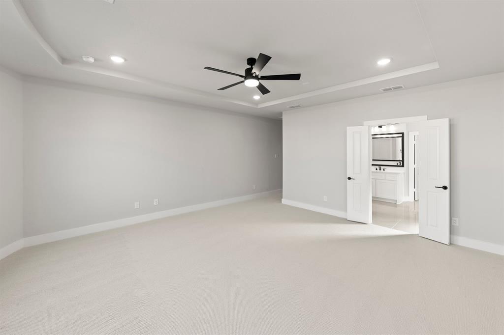 Valencia On The Lake - Residential