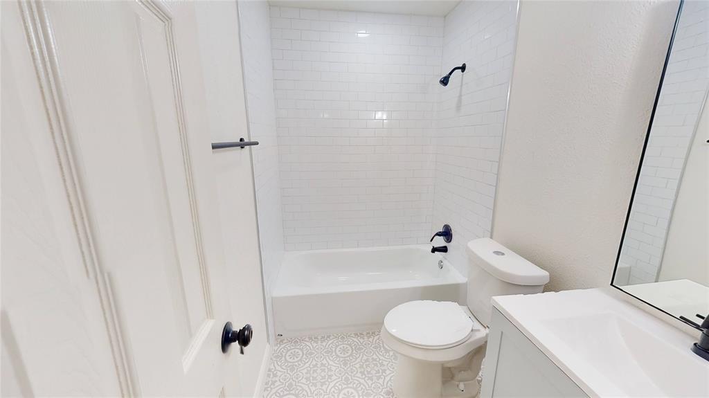 614 W Heard Street 12