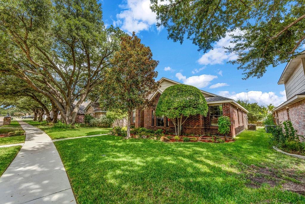 803 Park View Avenue