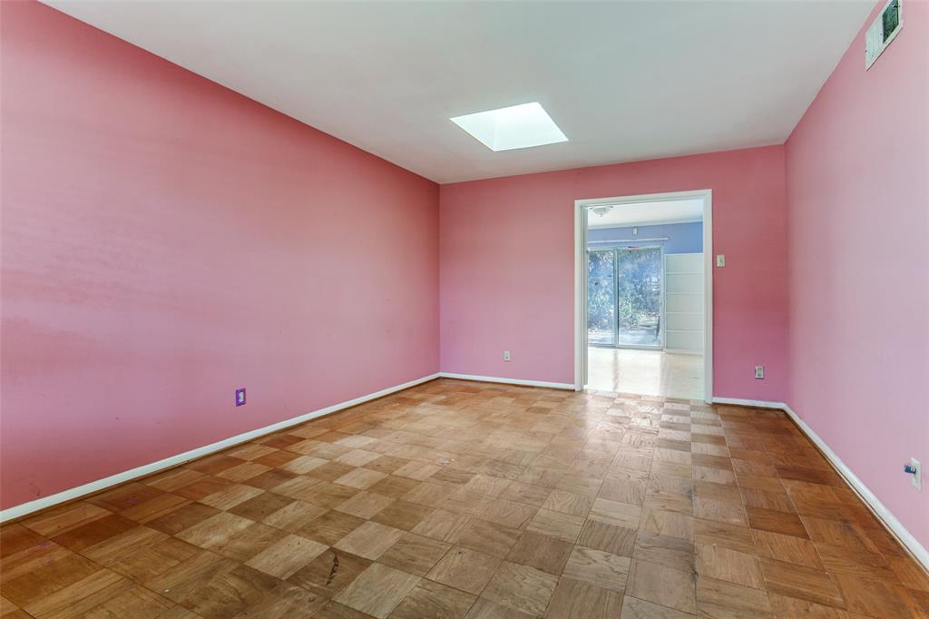 12018 Sunland Street