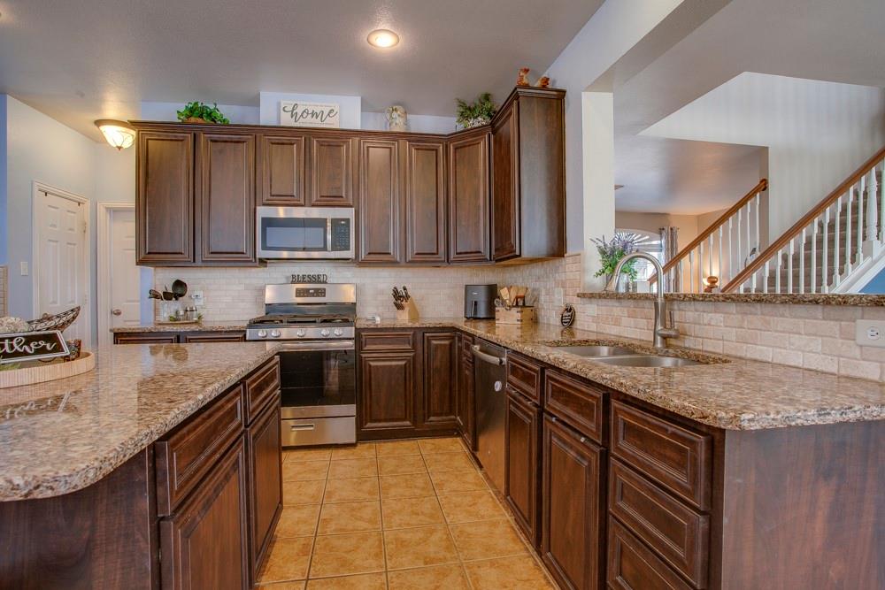 Lakewood Pointe - Residential