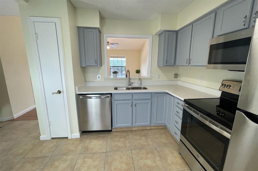 Parkway Lane Ph I - Residential Lease