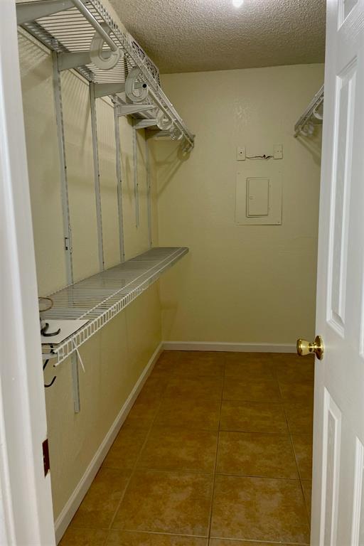 Parkway Lane Ph I - Residential Lease