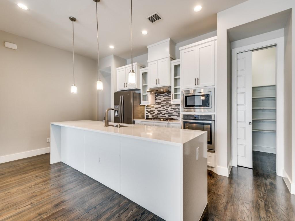 Flora Street Twnhms 02 - Residential