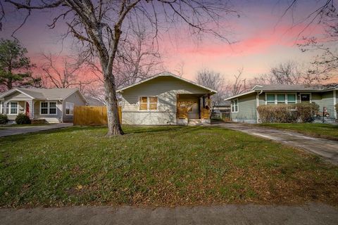 4824 Calmont Avenue Fort Worth TX 76107