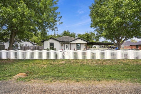 Tiny photo for 301 W 1st Street, Maypearl, TX 76064 (MLS # 21392803)