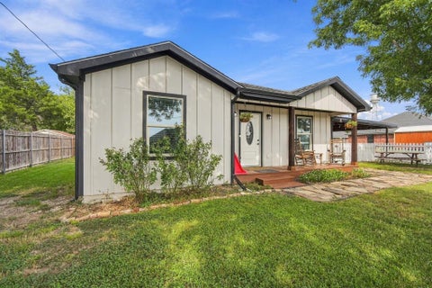 Photo of 301 W 1st Street, Maypearl, TX 76064 (MLS # 21392803)